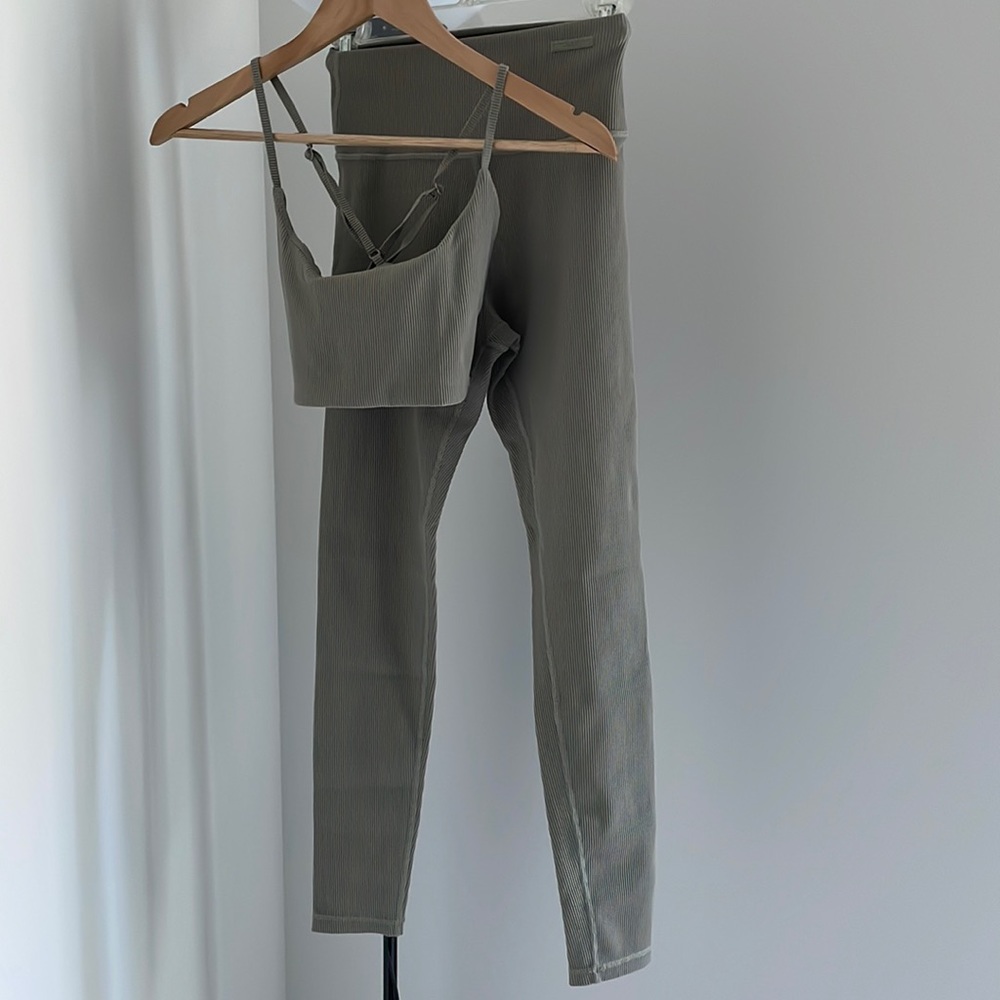 MESHKI SPORTS BRA AND LEGGING SET